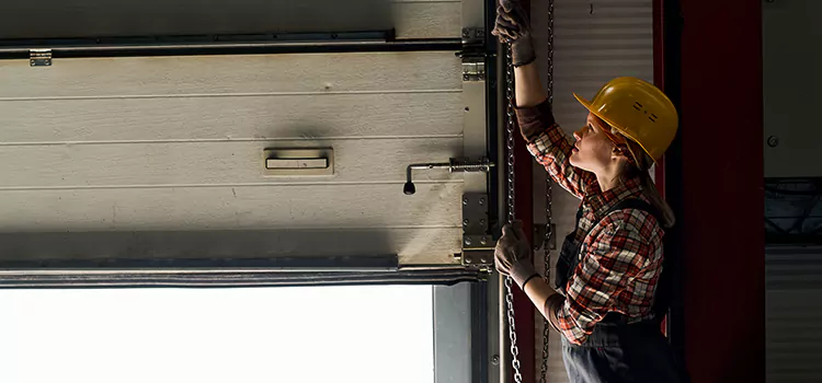 Addressing Common Garage Door Stoppage Issues in Baytown, TX